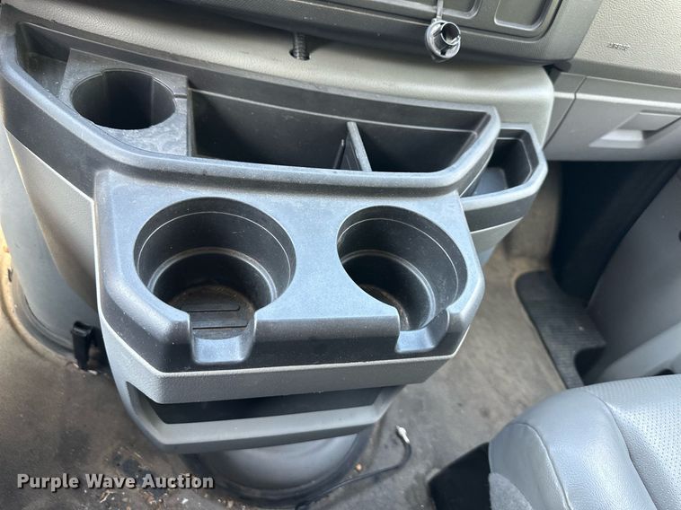 image for item LN9234 2013 Ford E250  van