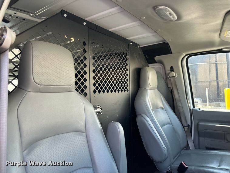 image for item LN9234 2013 Ford E250  van