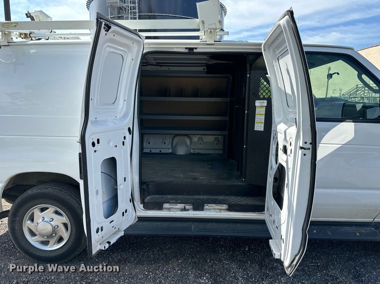 image for item LN9234 2013 Ford E250  van