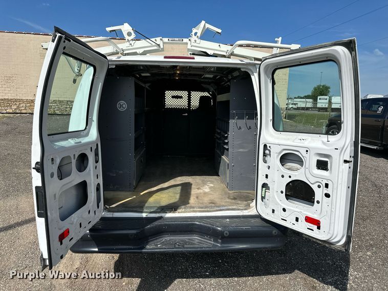 image for item LN9234 2013 Ford E250  van