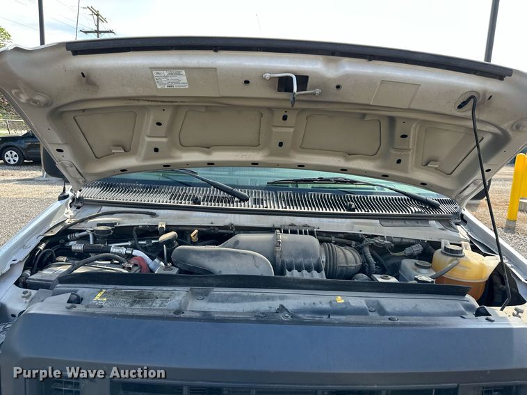 image for item LN9234 2013 Ford E250  van