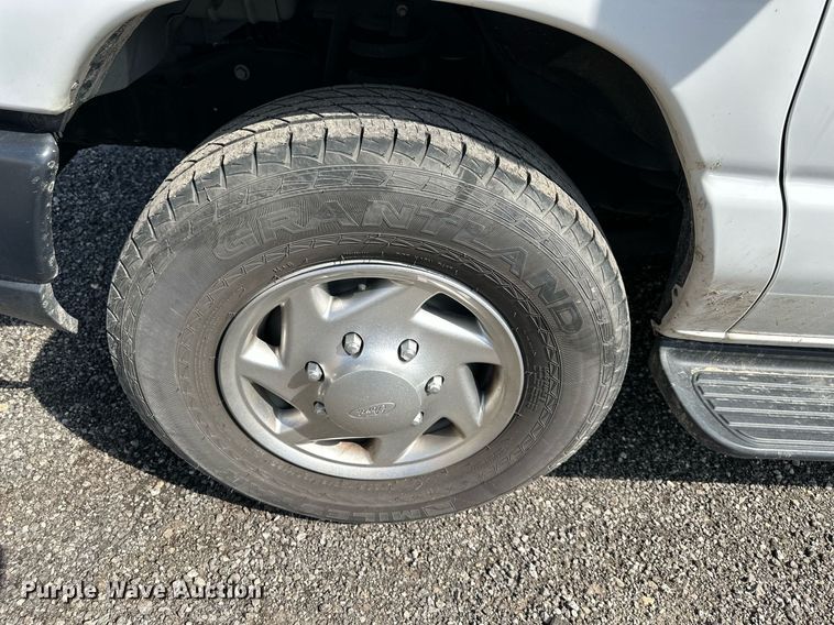 image for item LN9234 2013 Ford E250  van