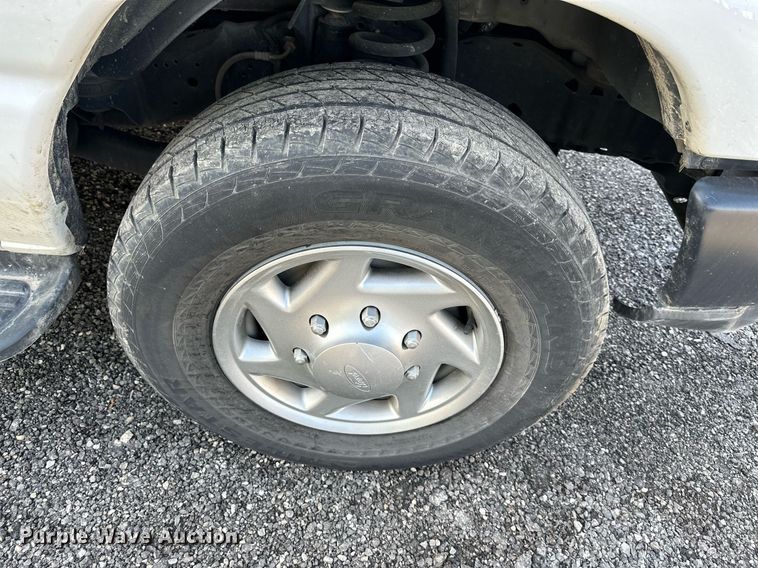 image for item LN9234 2013 Ford E250  van