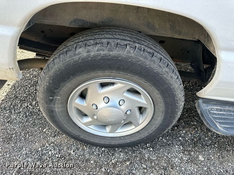 image for item LN9234 2013 Ford E250  van