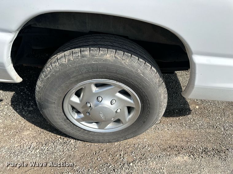 image for item LN9234 2013 Ford E250  van