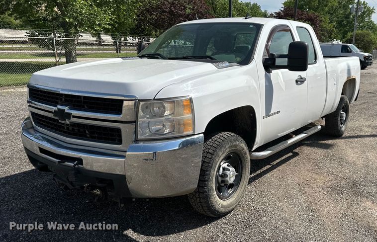 image for item LN9236 2009 Chevrolet Silverado 2500HD  Ext. Cab pickup truck