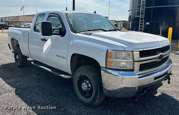 image for item LN9236 2009 Chevrolet Silverado 2500HD  Ext. Cab pickup truck