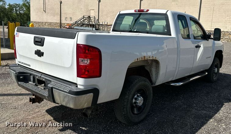 image for item LN9236 2009 Chevrolet Silverado 2500HD  Ext. Cab pickup truck