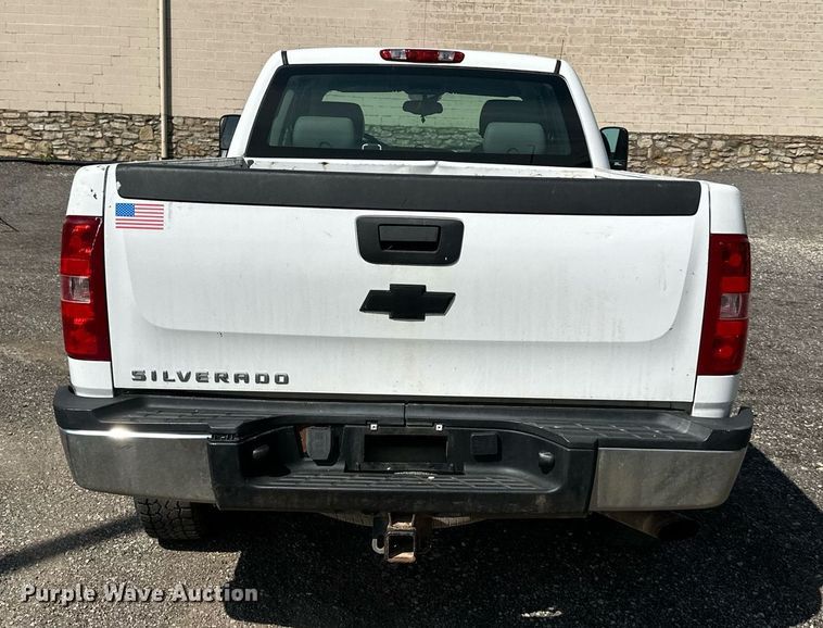 image for item LN9236 2009 Chevrolet Silverado 2500HD  Ext. Cab pickup truck