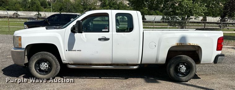 image for item LN9236 2009 Chevrolet Silverado 2500HD  Ext. Cab pickup truck