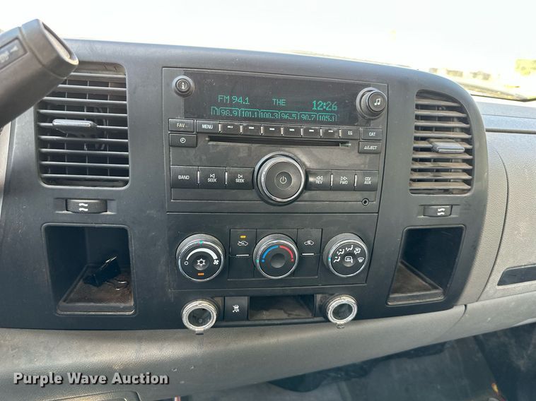 image for item LN9236 2009 Chevrolet Silverado 2500HD  Ext. Cab pickup truck