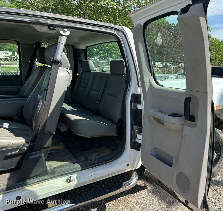 image for item LN9236 2009 Chevrolet Silverado 2500HD  Ext. Cab pickup truck