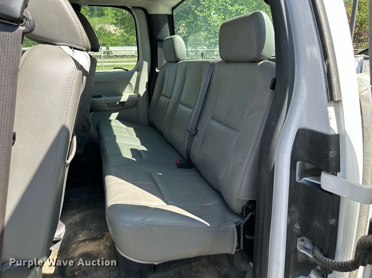 image for item LN9236 2009 Chevrolet Silverado 2500HD  Ext. Cab pickup truck