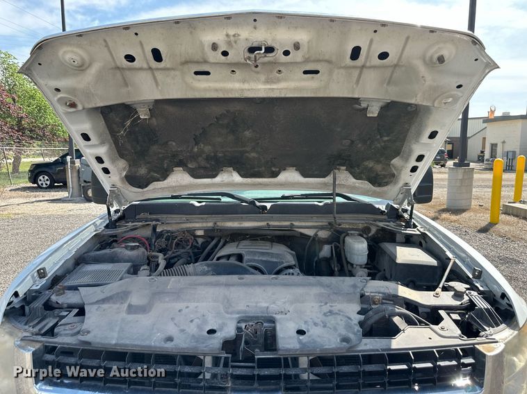 image for item LN9236 2009 Chevrolet Silverado 2500HD  Ext. Cab pickup truck