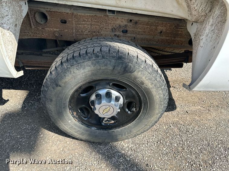 image for item LN9236 2009 Chevrolet Silverado 2500HD  Ext. Cab pickup truck