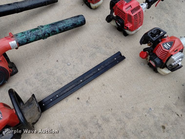 image for item LP9582 Lawn and garden equipment