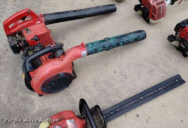 image for item LP9582 Lawn and garden equipment