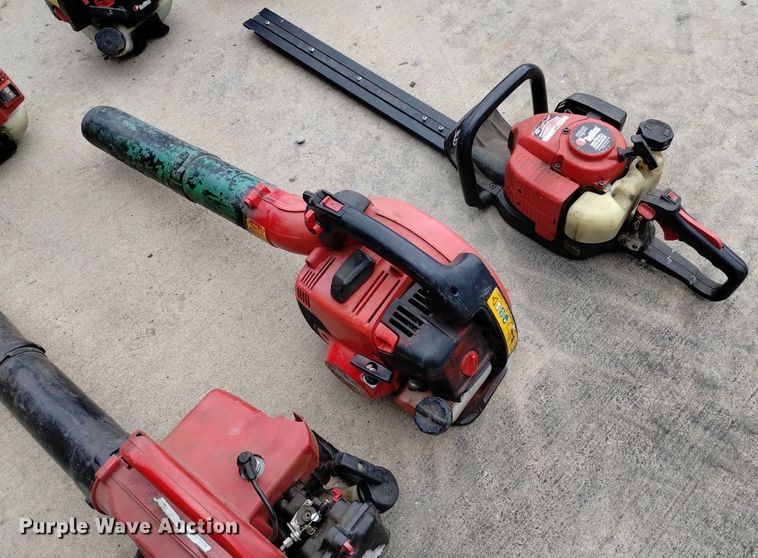 image for item LP9582 Lawn and garden equipment