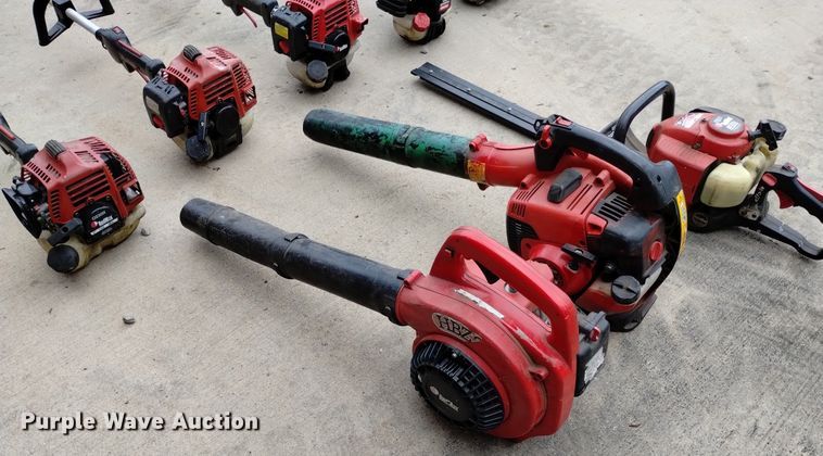 image for item LP9582 Lawn and garden equipment