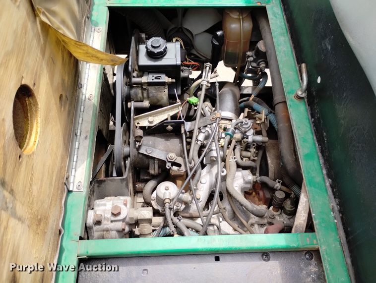 image for item LP9586 Cushman Turf Truckster  utility vehicle