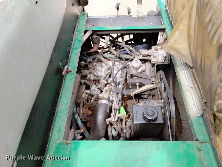 image for item LP9586 Cushman Turf Truckster  utility vehicle