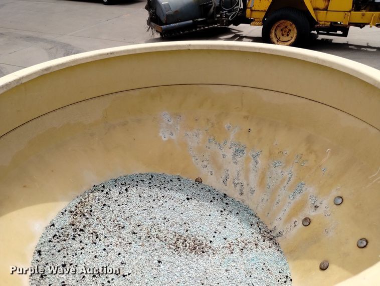 image for item LP9586 Cushman Turf Truckster  utility vehicle