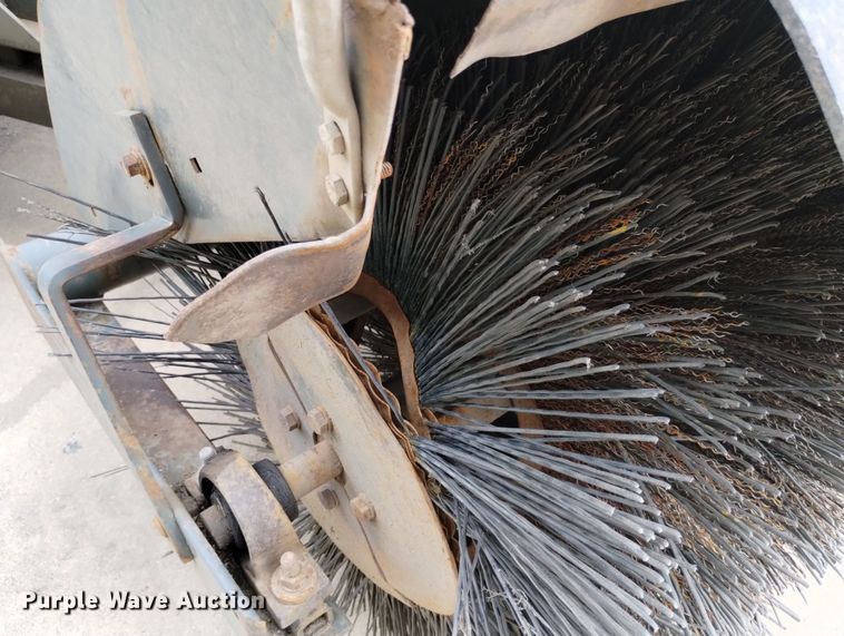 image for item LP9587 Howard H180  broom