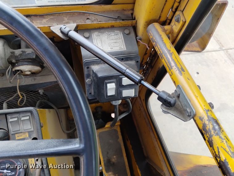 image for item LP9587 Howard H180  broom