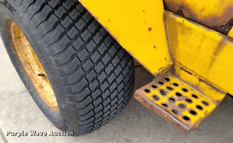 image for item LP9587 Howard H180  broom