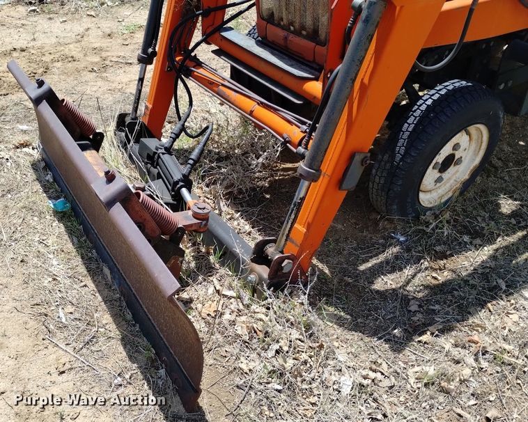 image for item LP9589 Yanmar 187D  MFWD tractor