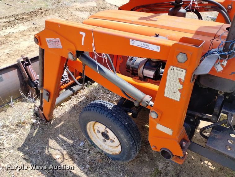 image for item LP9589 Yanmar 187D  MFWD tractor