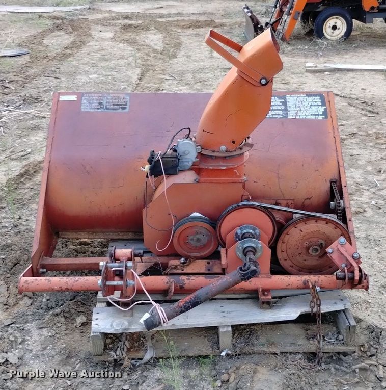 image for item LP9590 Toro 30570  snow blower