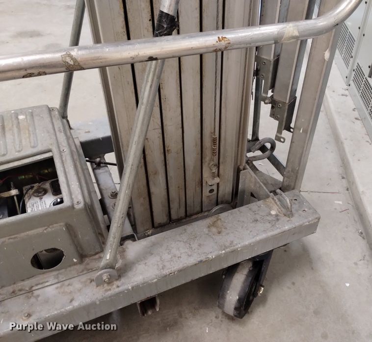 image for item LP9597 Genie DPL-30SP  vertical lift