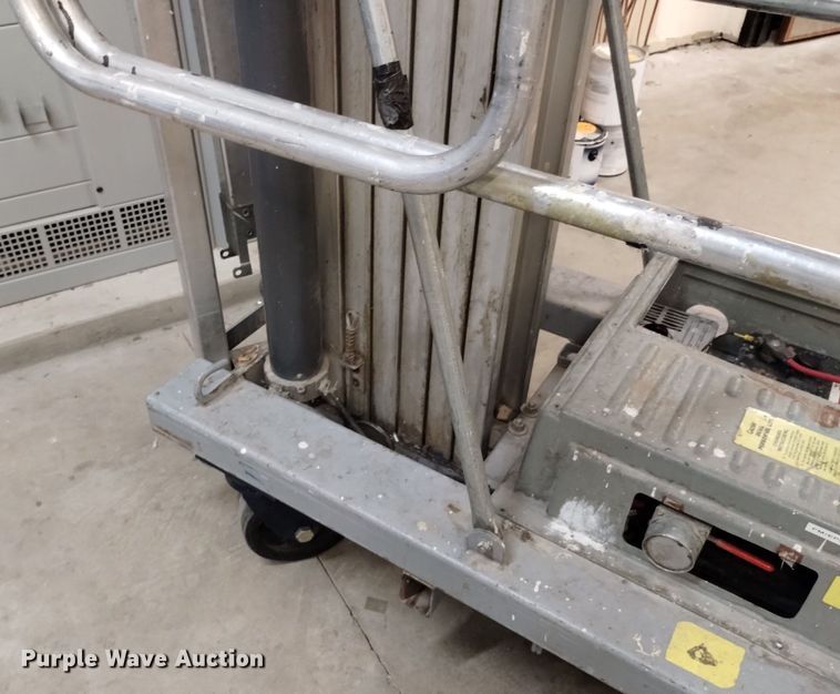 image for item LP9597 Genie DPL-30SP  vertical lift