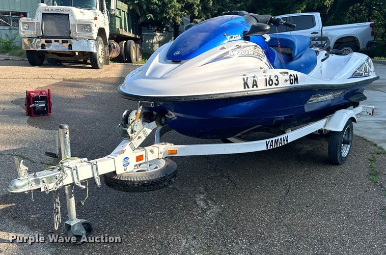 image for item LP9977 Yamaha Wave Runner SUV 1200  personal watercraft