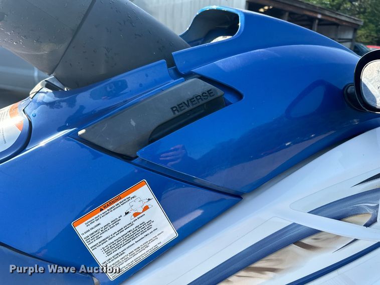 image for item LP9977 Yamaha Wave Runner SUV 1200  personal watercraft