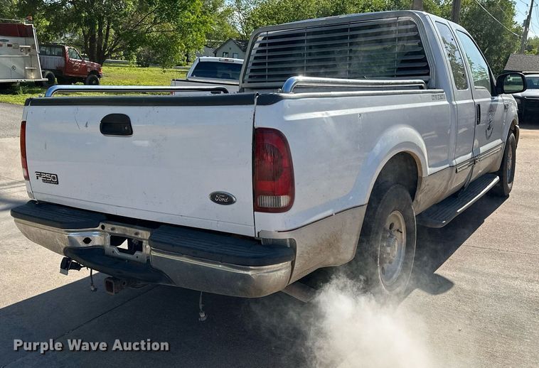 image for item LR9755 1999 Ford F250  Super Duty  SuperCab pickup truck