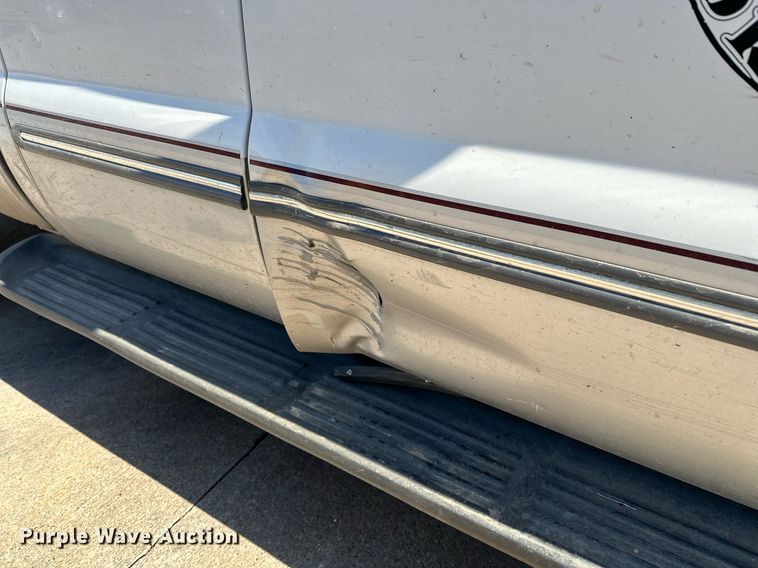 image for item LR9755 1999 Ford F250  Super Duty  SuperCab pickup truck