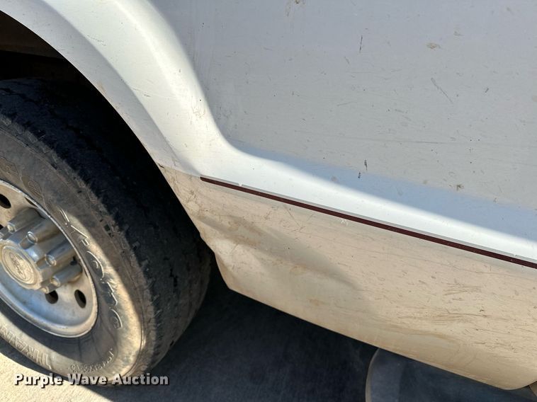 image for item LR9755 1999 Ford F250  Super Duty  SuperCab pickup truck