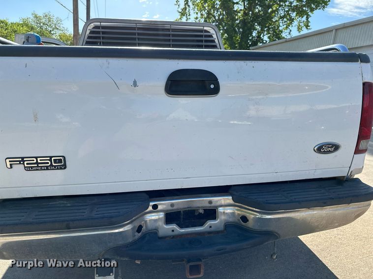 image for item LR9755 1999 Ford F250  Super Duty  SuperCab pickup truck