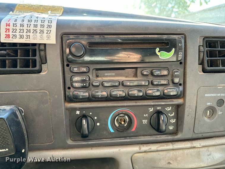 image for item LR9755 1999 Ford F250  Super Duty  SuperCab pickup truck