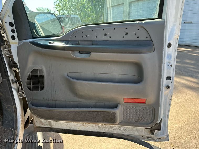 image for item LR9755 1999 Ford F250  Super Duty  SuperCab pickup truck