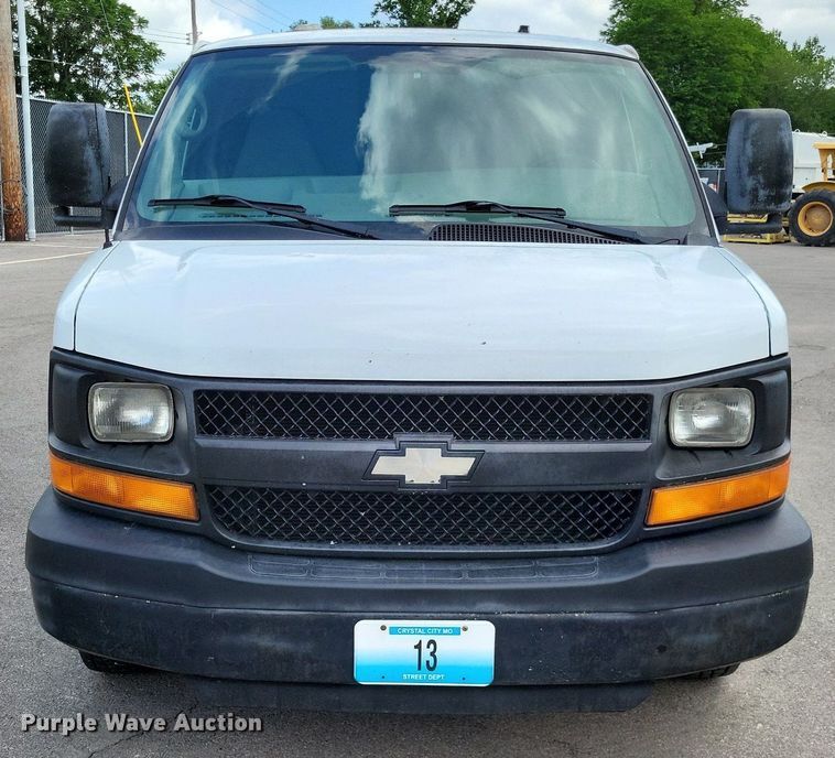 image for item LS9550 2008 Chevrolet Express 2500  van