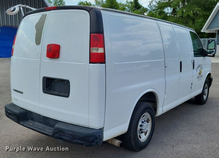 image for item LS9550 2008 Chevrolet Express 2500  van