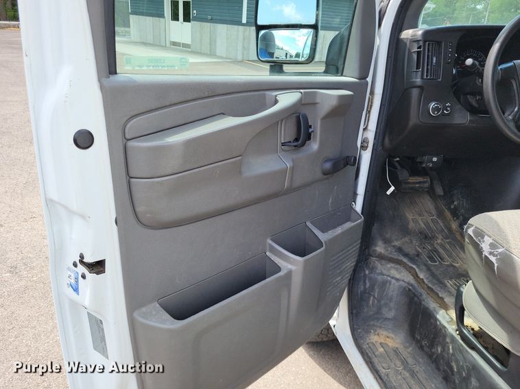 image for item LS9550 2008 Chevrolet Express 2500  van