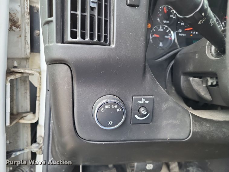 image for item LS9550 2008 Chevrolet Express 2500  van