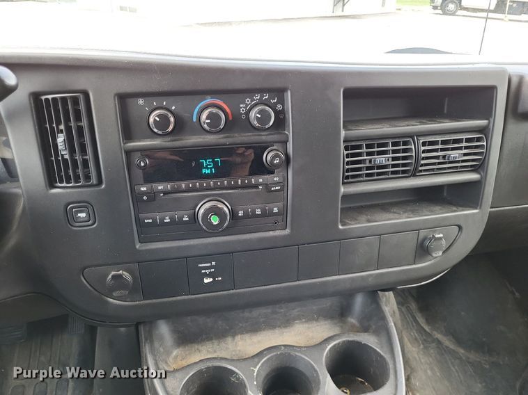 image for item LS9550 2008 Chevrolet Express 2500  van