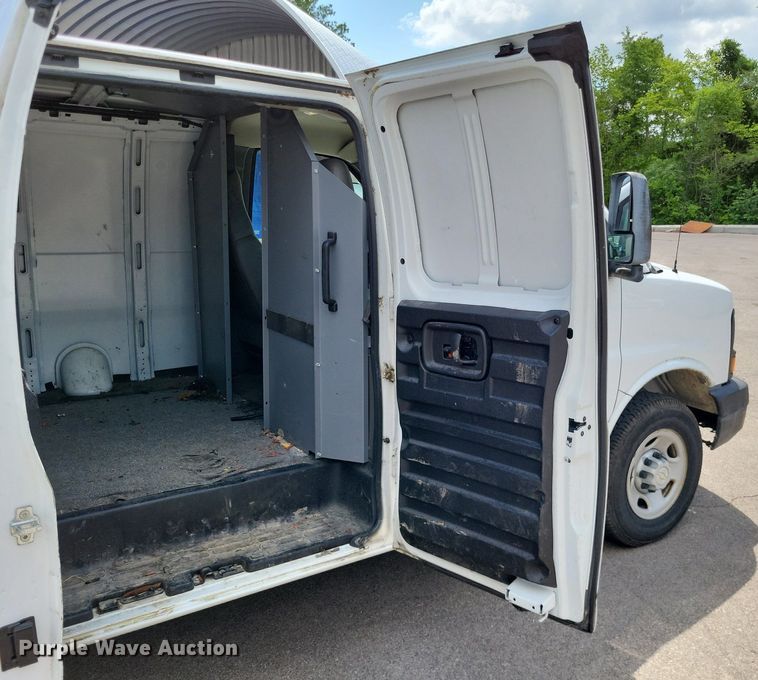 image for item LS9550 2008 Chevrolet Express 2500  van