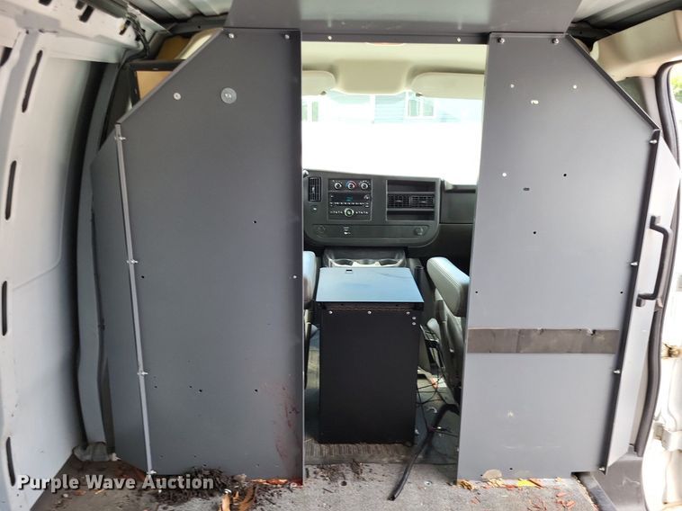 image for item LS9550 2008 Chevrolet Express 2500  van