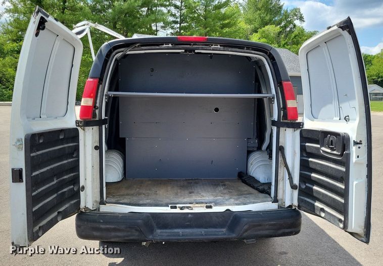 image for item LS9550 2008 Chevrolet Express 2500  van